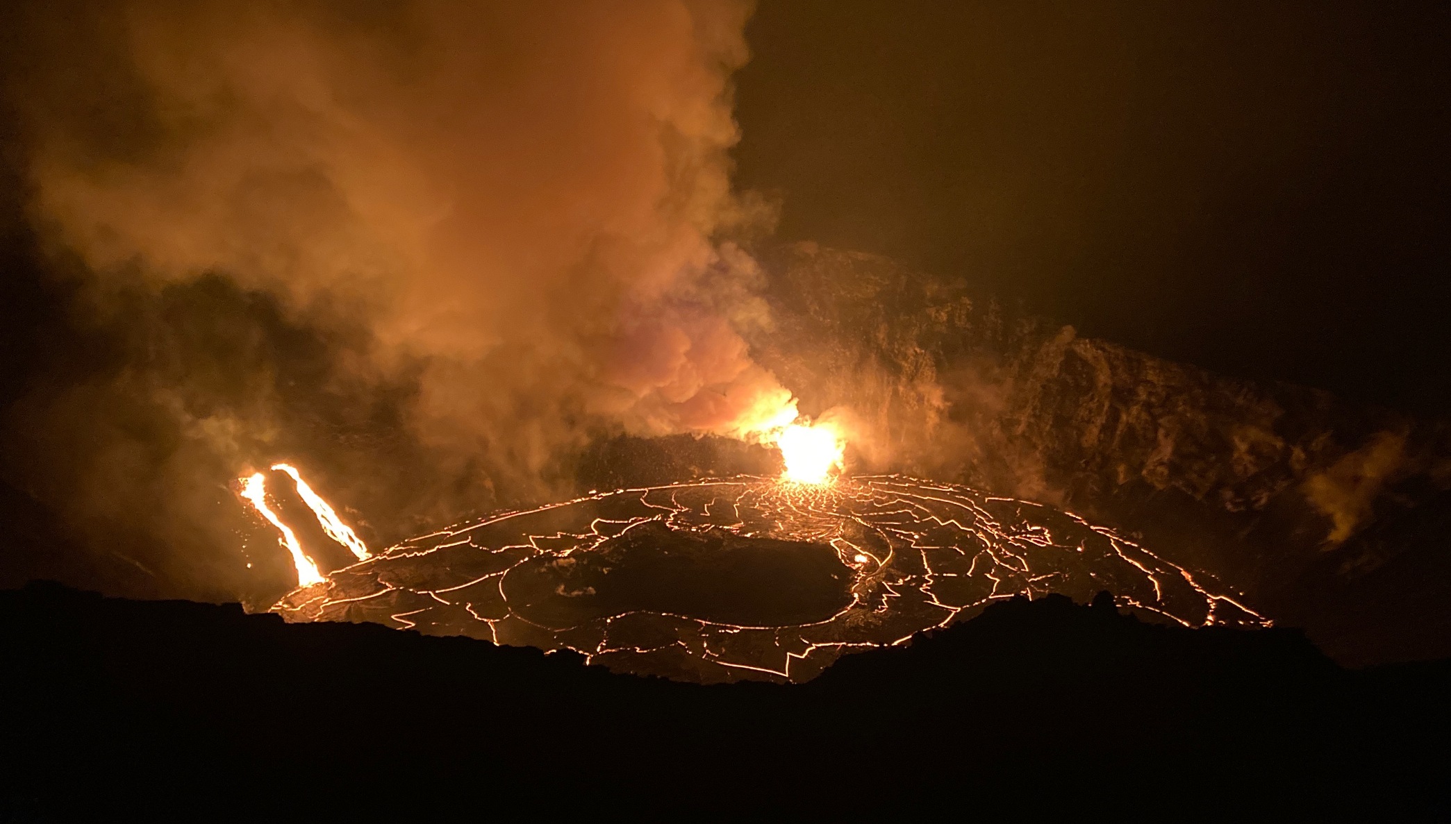 Une nouvelle éruption du lac de lave du volcan Kilauea en images